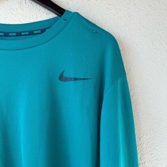 NWT Men’s Nike Dri-Fit Shirt - Picture 2 of 7